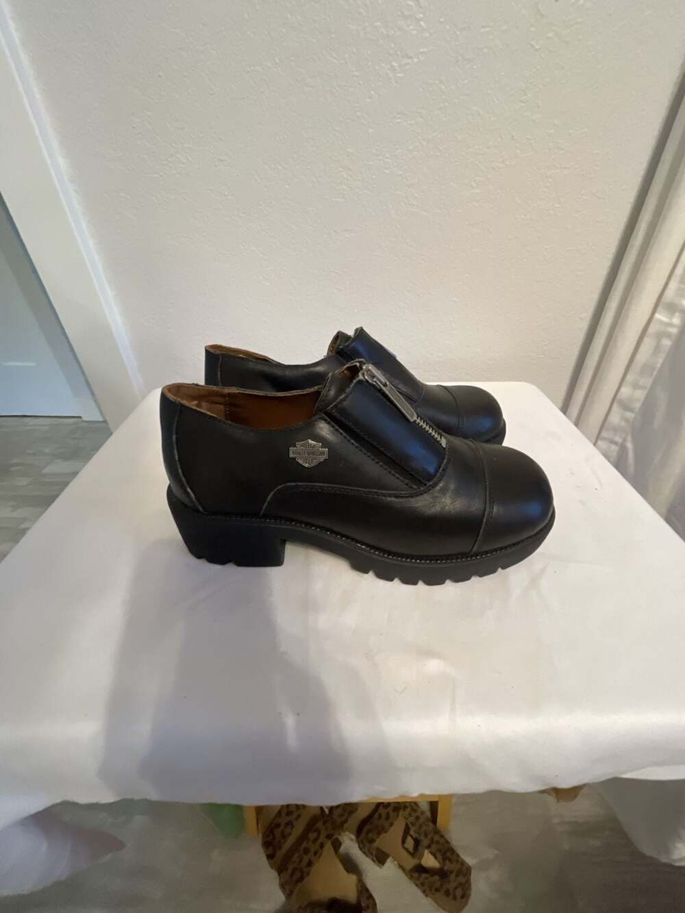 Harley-Davidson Black Leather Front Zip Platform Shoes
W size 6.5
Biker
Moto